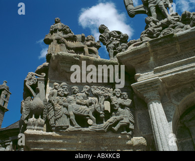 Detail des Calvaire (Kalvarienberg) in der Anlage in Guimiliau, in der Nähe von Landivisiau, Bretagne (Bretagne), Frankreich. Stockfoto