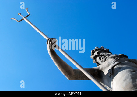 Führen Sie überdachten Statue des Neptun römischen Gott des Meeres durch Joseph Rendell 1723 in Bristol Centre England Stockfoto