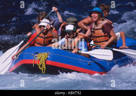 Wildwasser-rafting Martins Rapids McKenzie River Oregon USA Stockfoto