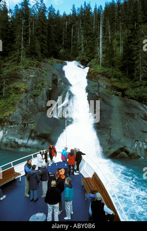 Icy fällt im Tracy Arm Fjord AK Nr. Modell verbreitest SS Charakter des Kreuzfahrtschiffes Discovery Cruise West Touren Stockfoto