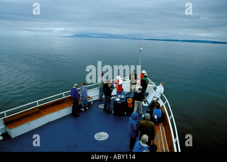 Passagiere auf der Cruise West Schiff Spirit of Discovery nebligen Fjorde südöstlichen Alaska AK Stockfoto