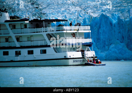 Kreuzfahrtschiff West Spirit of Discovery Dawes Gletscher Endicott Arm Fjord Alaska AK keine Model-release Stockfoto