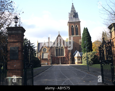 ALDERSHOT HAMPSHIRE England UK November die Royal Garrison Army Church of All Saints wurde 1863 erbaut und vom Architekten P. C. Hardwick entworfen. Stockfoto