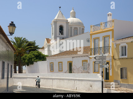 Portugal, der Algarve Castro Marim Dorf Straßenszene Stockfoto