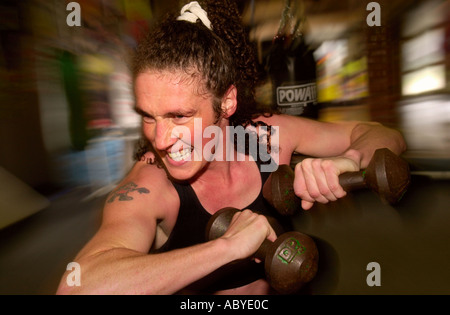 BOXERIN JANE COUCH WÄHREND EINEM TRAINING CAMP AT SPANIORUM FARM FITNESSSTUDIO IN DER NÄHE VON BRISTOL GROßBRITANNIEN 2001 Stockfoto