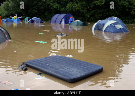Überschwemmungen in Glastonbury Festival 2005 das größte Musikfestival in Europa würdig Farm Pilton Somerset England Stockfoto