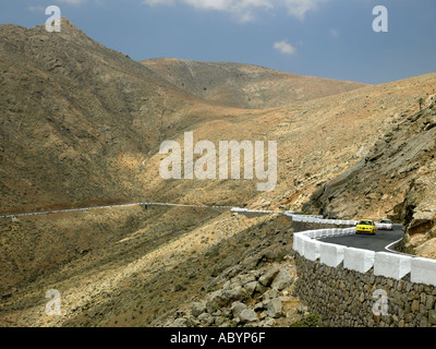Bergstraße auf der Insel Fuerteventura auf den Kanarischen Inseln Stockfoto