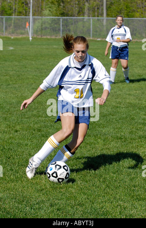 Mädchen Gymnasium Fußball Aktion Stockfoto