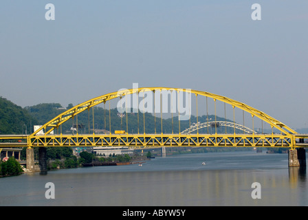 Fort Pitt Brücke über den Monongahela Fluss in der Stadt Pittsburgh Pennsylvania Pa USA Stockfoto