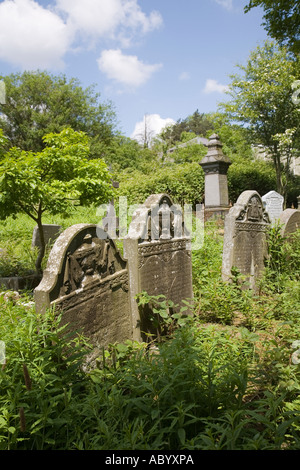 Überwucherten Friedhof St Peter Kirche Blaenavon Wales UK Stockfoto