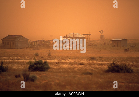 Duststorm, in der Nähe von Broken Hill, New South Wales, Australien Stockfoto