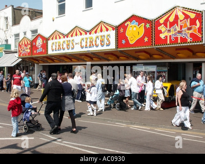 Southend auf Meer Seebad neben Fluß Themse-Mündung Spielhallen Marineparade Weg für den Verkehr gesperrt Stockfoto