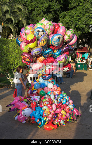Ballons für Verkauf in der Plaza Mayor, Merida, der Hauptstadt des Bundesstaates Yucatán, Mexiko Stockfoto