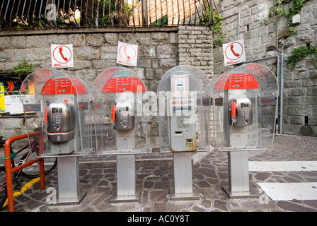 Payphone Ständen in Italien in malcesine Stockfoto