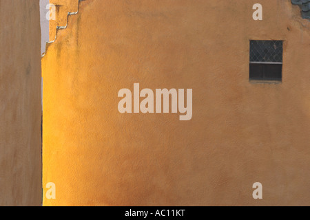 Spiegelt sich am frühen Morgen Wintersonne auf Culross Palace, Fife Stockfoto