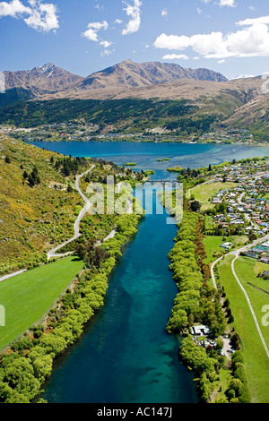 Kawarau River Lake Wakatipu bei Frankton in der Nähe von Queenstown Südinsel Neuseeland Antenne zu verlassen Stockfoto