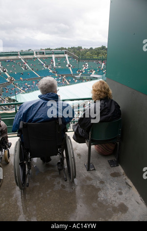 behinderte Zuschauer bei Wimbledon Tennis Championship UK Stockfoto