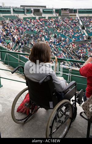 Frau Rollstuhlfahrer im Wimbledon Tennis Championship. VEREINIGTES KÖNIGREICH. Stockfoto