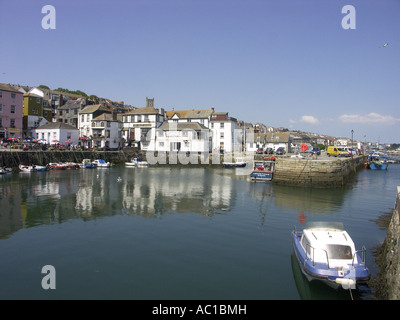 Der Kettenkasten Pub am Custom House Quay. Stockfoto