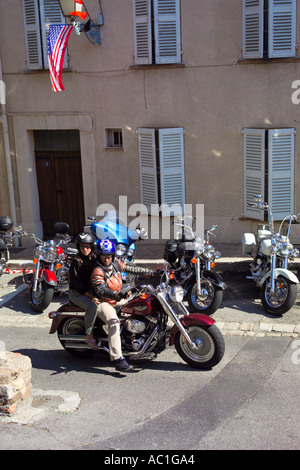 Harley-Davidson-Motorräder in der französischen Stadt Grimaud in der Nähe von St Tropez Frankreich Stockfoto