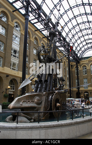 die Navigatoren Skulptur von David Kemp in Hays Galleria London England uk Stockfoto