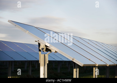 Solarzellen auf Solaranlage Stockfoto