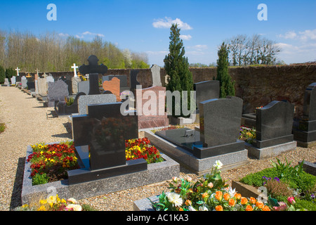 Friedhof der Kirche DOMPETER Saint-Pierre 11. Jahrhundert AVOLSHEIM Elsass Frankreich Stockfoto