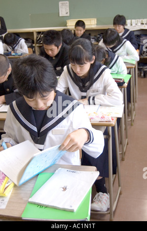 Japanische Studenten in einer Schulklasse Japan Asien Stockfoto