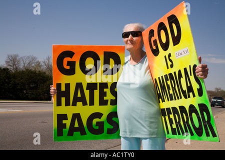 Anti-Homosexuell Religionsgruppe Streikposten Veteranen Krankenhaus Stockfoto