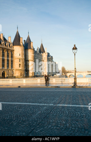 Frankreich, Paris, Pont au Change mit Palais de Justice Stockfoto