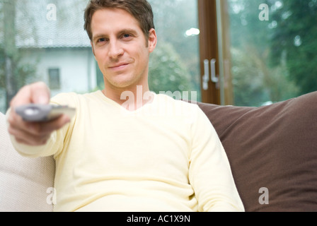 Junger Mann Zappen Stockfoto