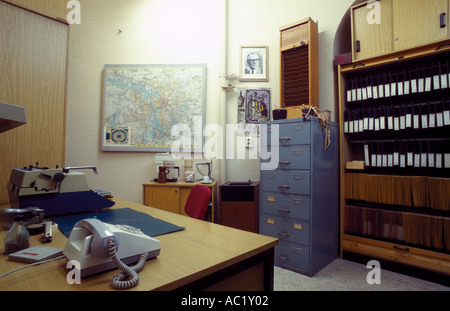 Büro eines Mitarbeiters der Stasi im Museum Runden Ecke Leipzig Sachsen Deutschland Stockfoto