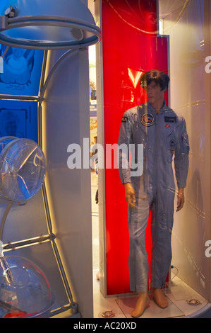 NASA-Ausstellung in Hamburg. Ein Astronaut. Stockfoto