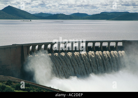 Gariep Dam überlaufen nach Überschwemmungen Free State in Südafrika Stockfoto