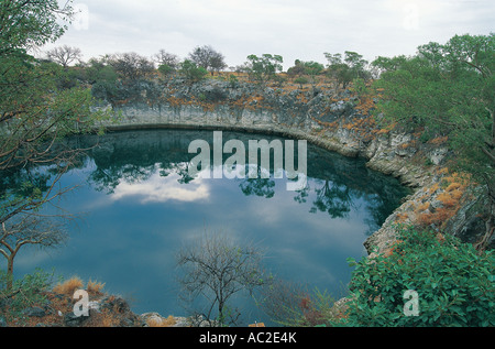 Lake Otjikoto sehr tief See in der Nähe von Tsumeb, Namibia Stockfoto