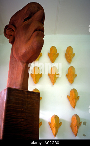 Ein Kopf aus der Kollektion "Voraus" im Atelier des Künstlers Johannes Speder in der deutschen Stadt Hamburg. Stockfoto