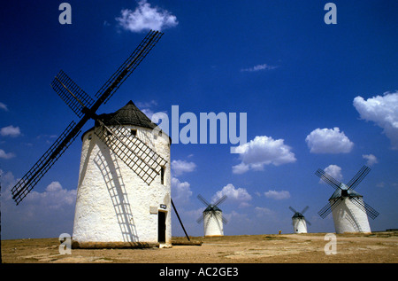 Spanien La Mancha. Mühle von Don Quixote Land. 2000 Die meisten spanischen Windmühlen, wie jene, die in der Don Quijote von Cervantes beschrieben. Stockfoto