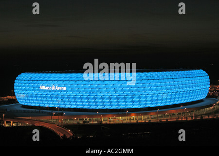 Fußballstadion Allianz Arena bei Nacht München Stockfoto