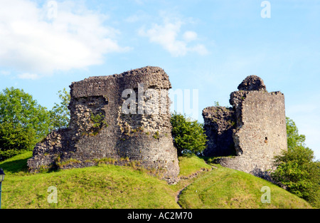 Ruinen von Llandovery Castle Carmarthenshire Mid Wales UK, die im 12. Jahrhundert erbaut wurde Stockfoto