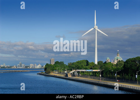 Ersten nordamerikanischen Urban Windkraftanlage bei Lakeshore Boulevard Exhibition Place in Toronto Kanada am Lake Ontario Stockfoto