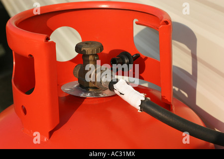 Detail der Ventilbaugruppe eine große Propan-Gasflasche. Stockfoto