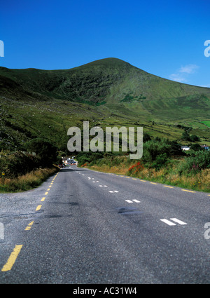 irische Landstraße auf Irlands berühmten Ring of kerry Stockfoto