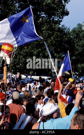 Tintamarre Festival Acadien mit Acadien Fahnen Stockfoto