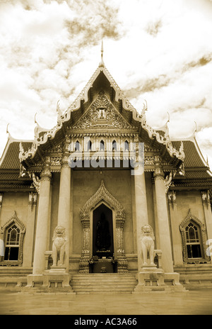 Wat Benchamabophit Tempel im Herzen von Bangkok in Thailand Sepia getönt, berühmt für die Verwendung von Marmor im Tempel Stockfoto