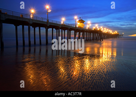 Weihnachtslicht am Hunington Beach Pier Hunington Beach Orange County Kalifornien Vereinigte Staaten Stockfoto