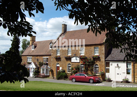 Englisches Pub in Ilmington Warwickshire England UK Stockfoto