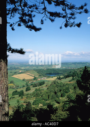 Schöner Ausblick über den See Gormire und dem Vale of York von Sutton Bank, North Yorkshire, England, UK. Stockfoto