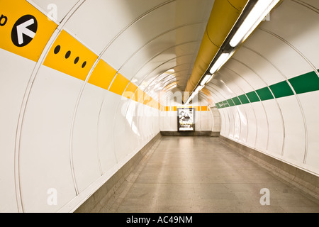 ÖPNV-Tunnel in Prag, Tschechien. Stockfoto