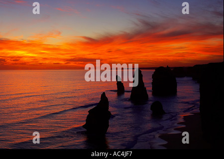 Sonnenuntergang zwölf Apostel Port Campbell National Park Great Ocean Road Victoria Australien Stockfoto