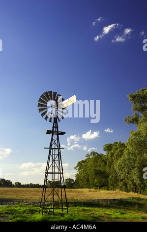 Windmühle in der Nähe von Hume Highway Victoria Australien Stockfoto